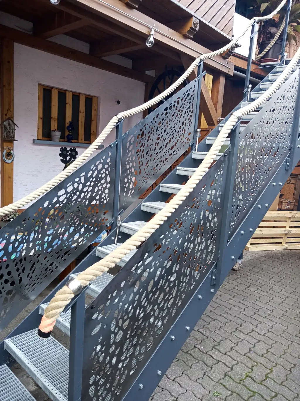 Treppengeländer modern aus Metall